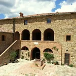 Cugnanello Villa *